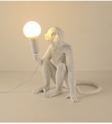 Luce economizzatrice d'energia del pendente della scimmia della resina per il negozio di vestiti